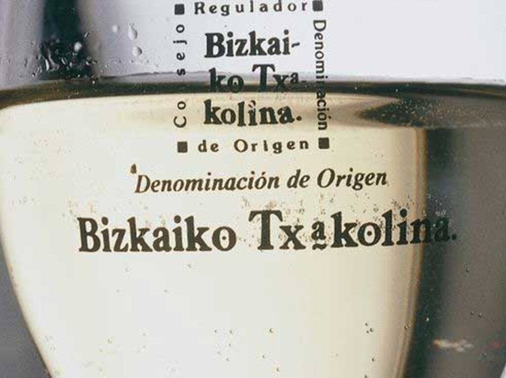 Treinta y seis txakolis de Bizkaiko Txakolina superan los 90 puntos en la Guía Peñín