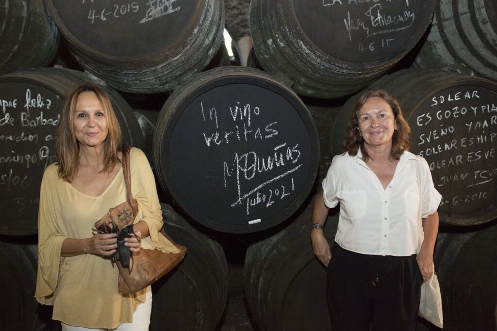 Las escritoras María Dueñas y Clara Sánchez visitan Barbadillo