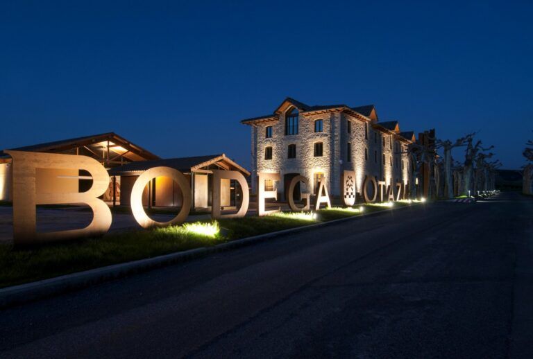 La Bodega Otazu aumenta la facturación global de 2022 un 21% y se consolida en el mercado español con un crecimiento del 36% La Bodega Otazu aumenta la facturación global de 2022 un 21% y se consolida en el mercado español con un crecimiento del 36%