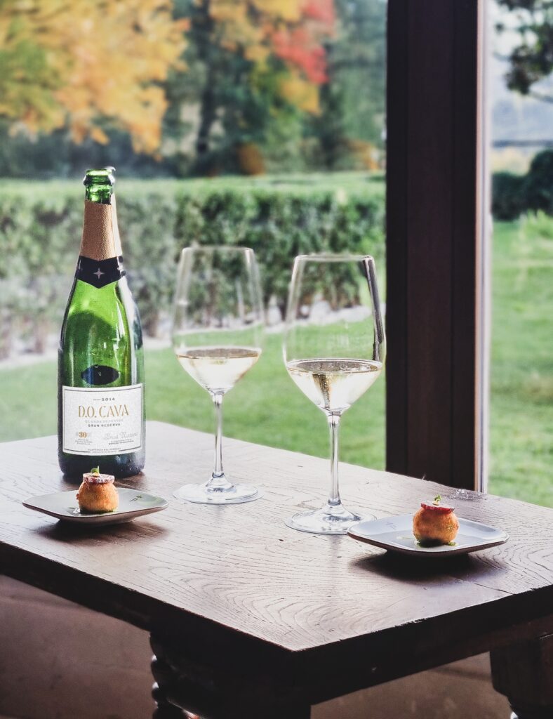 El Cava, gran protagonista en las cenas de hasta 25 Paradores de toda España