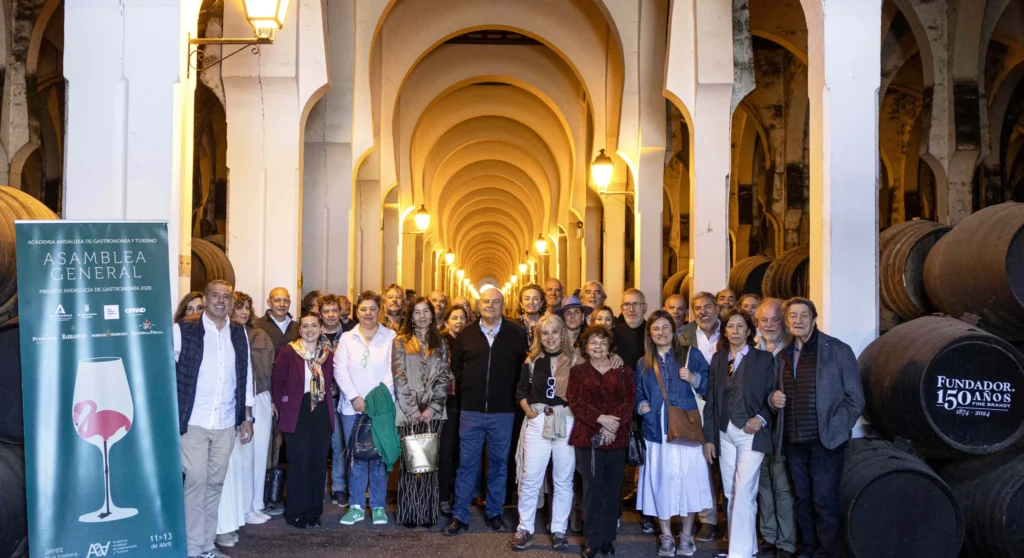 Vino, pescado sostenible y territorio marcan el inicio la Asamblea de la Academia Andaluza en Cádiz