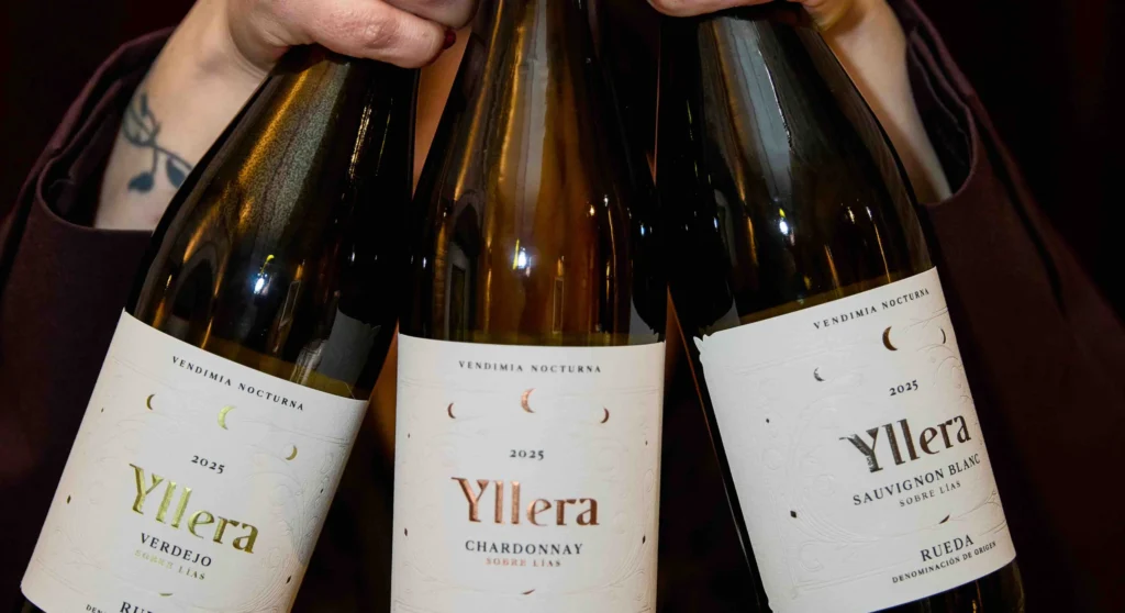 Yllera renueva la imagen de sus blancos de Vendimia Nocturna y lanza un godello inédito